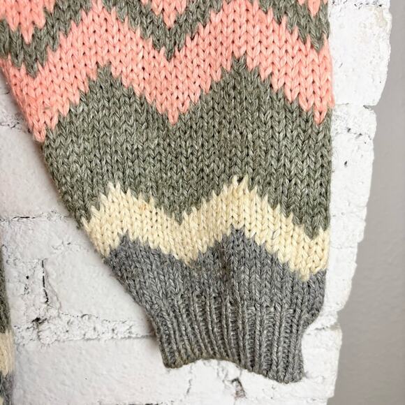 Vintage 90’s Hunt Club Pastel Chevron Knit Sweater - Picture 2 of 5